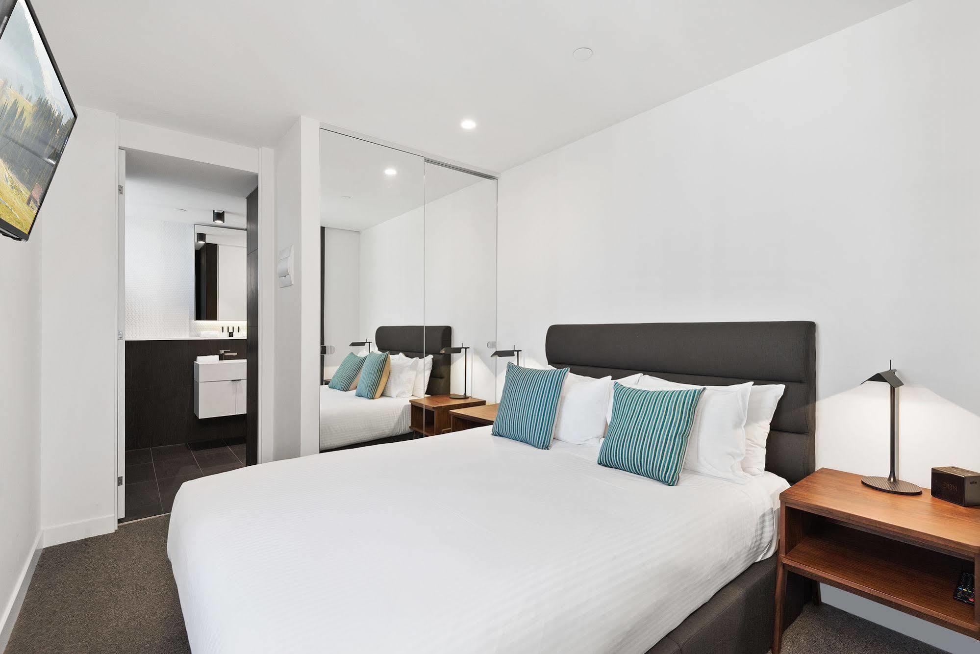District South Yarra Aparthotel Melbourne Exterior photo